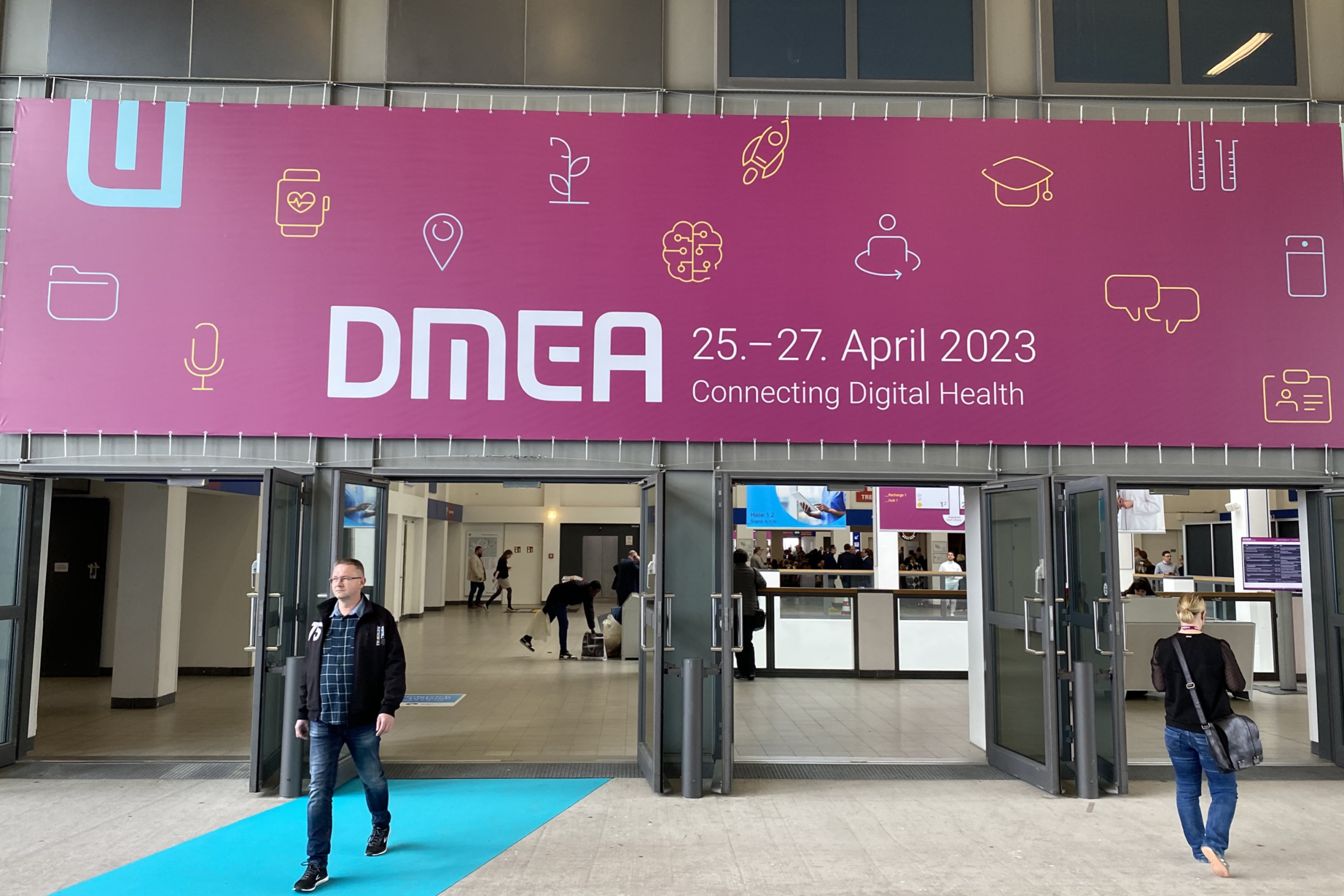 HIP DMEA 2023 Eingang Messe