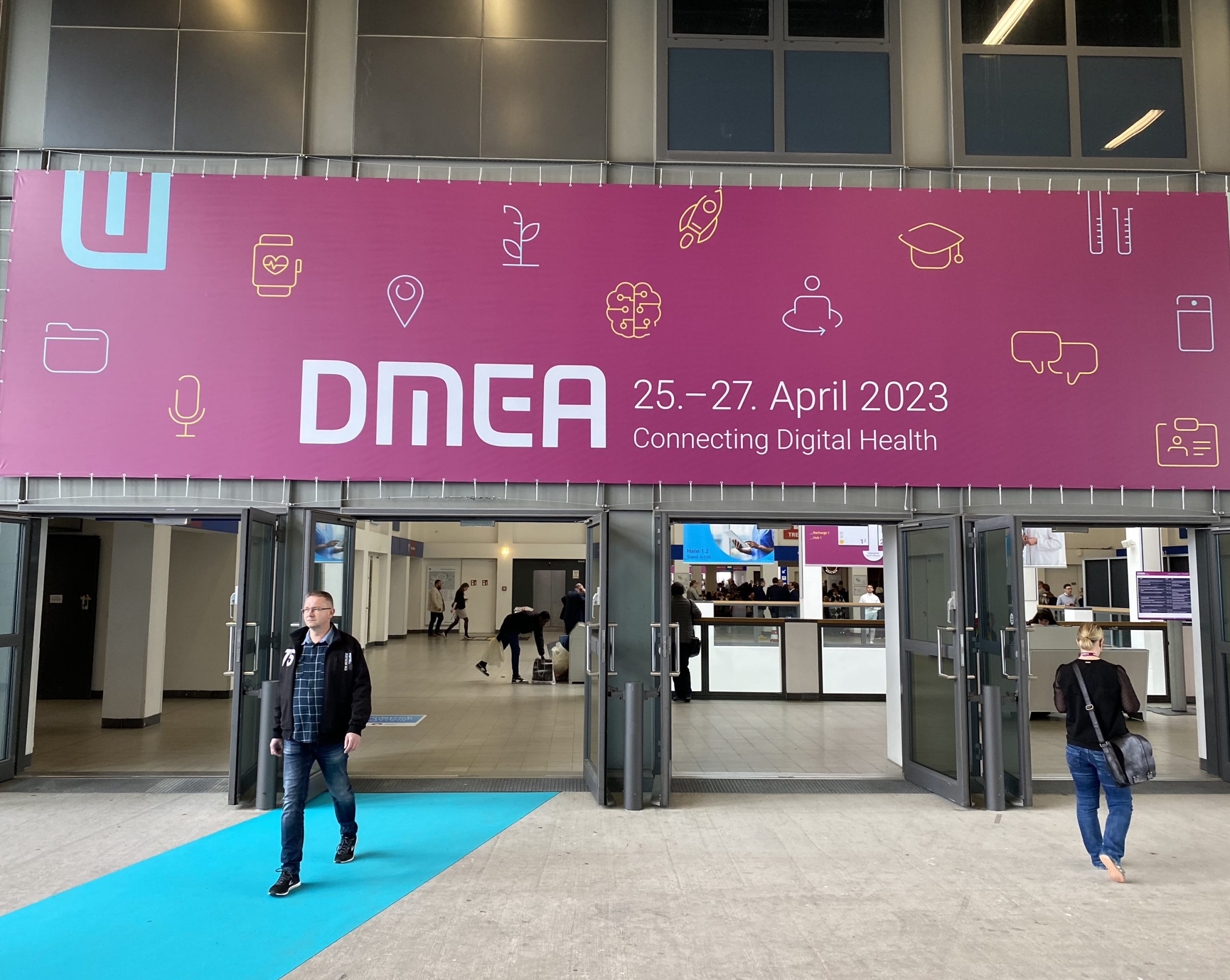 HIP DMEA 2023 Eingang Messe